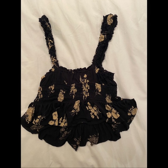 Urban top with tie in the front - black 
Size medium - Picture 2 of 3